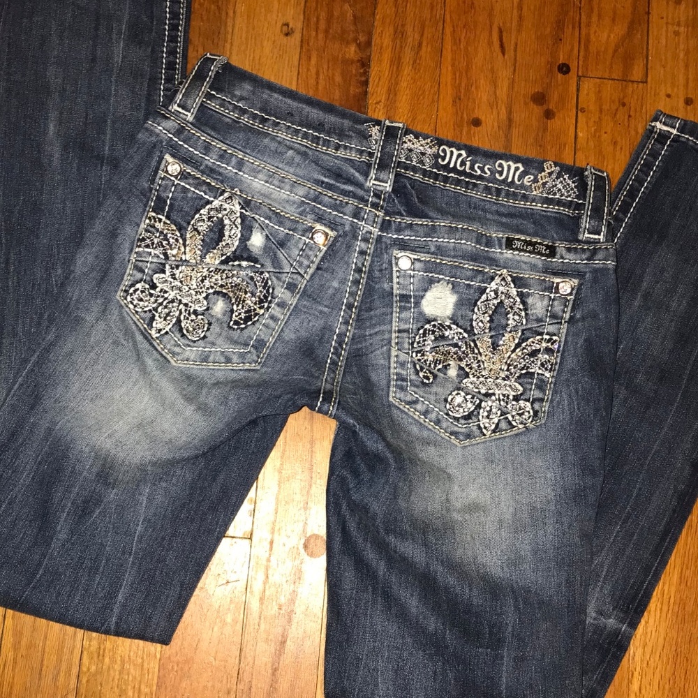 Miss Me Signature Straight Stretch Jean